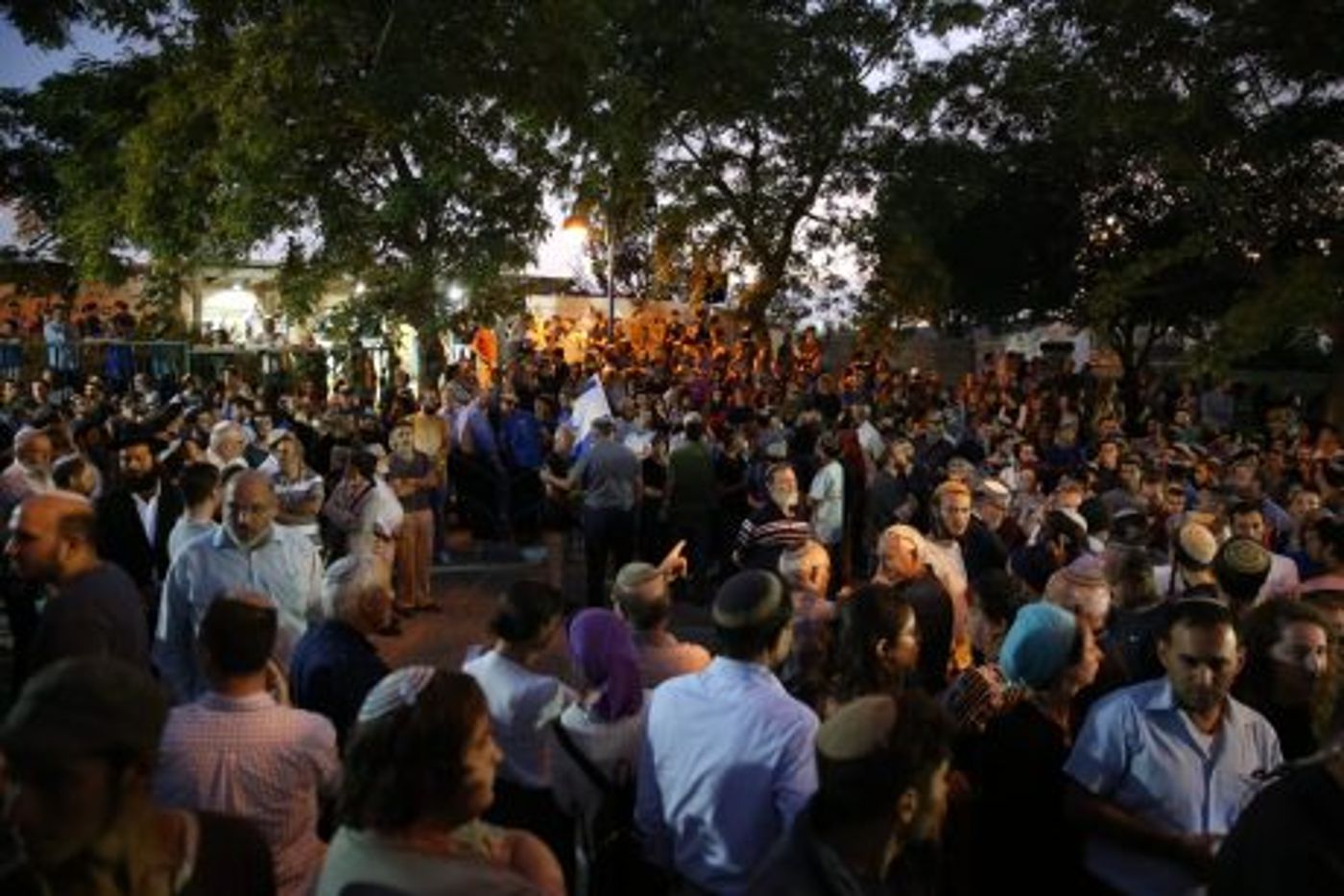 יואב שורק: "לא יכול להיזכר בשנים איתך ולא לחייך"