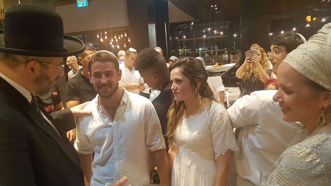 מרגש: השיר שחיברה תמר אטינגר לחתונת בתה. האזינו