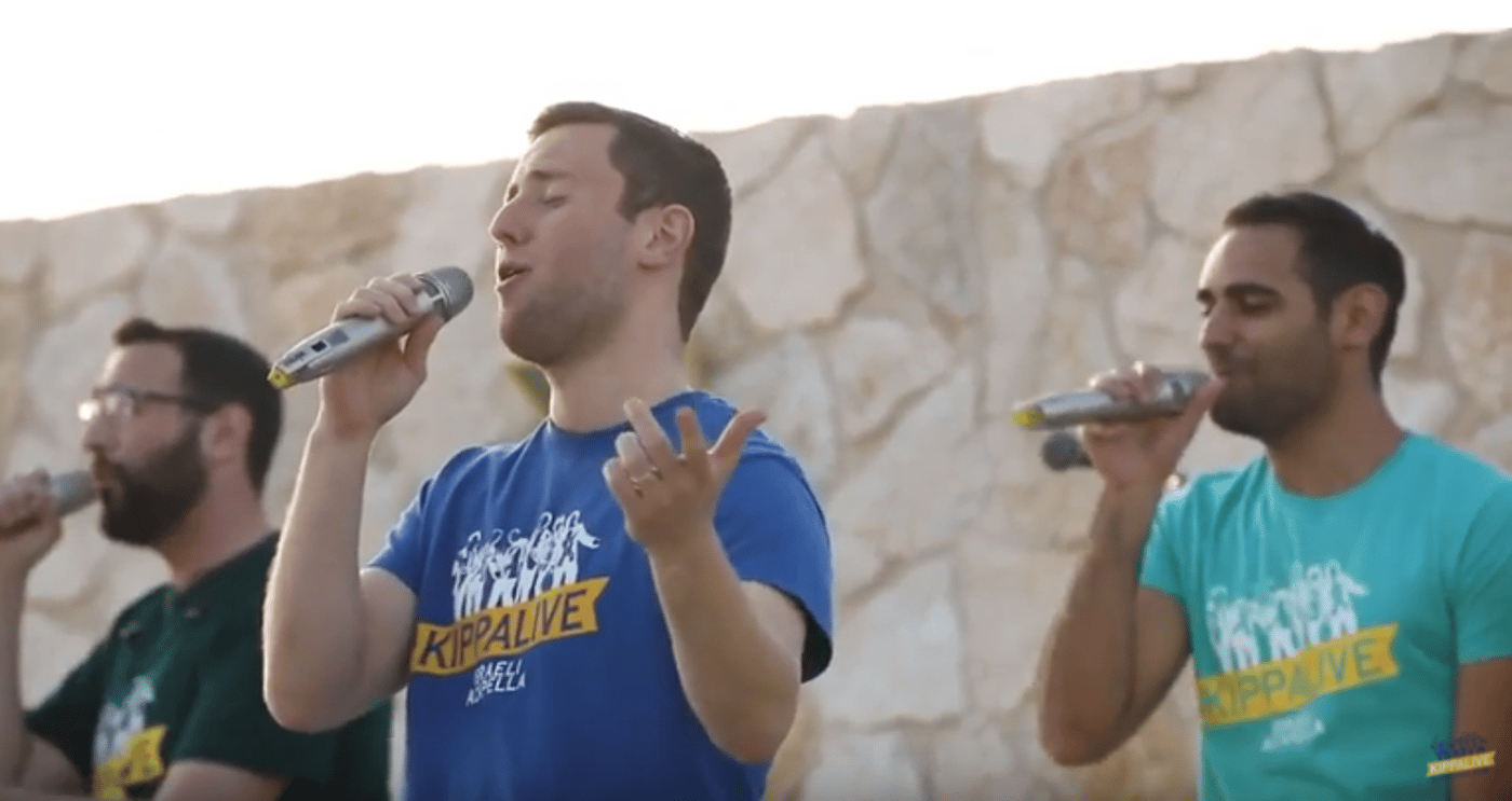 מחנן בן ארי ועד Queen: כיפה לייב במחרוזת להיטים