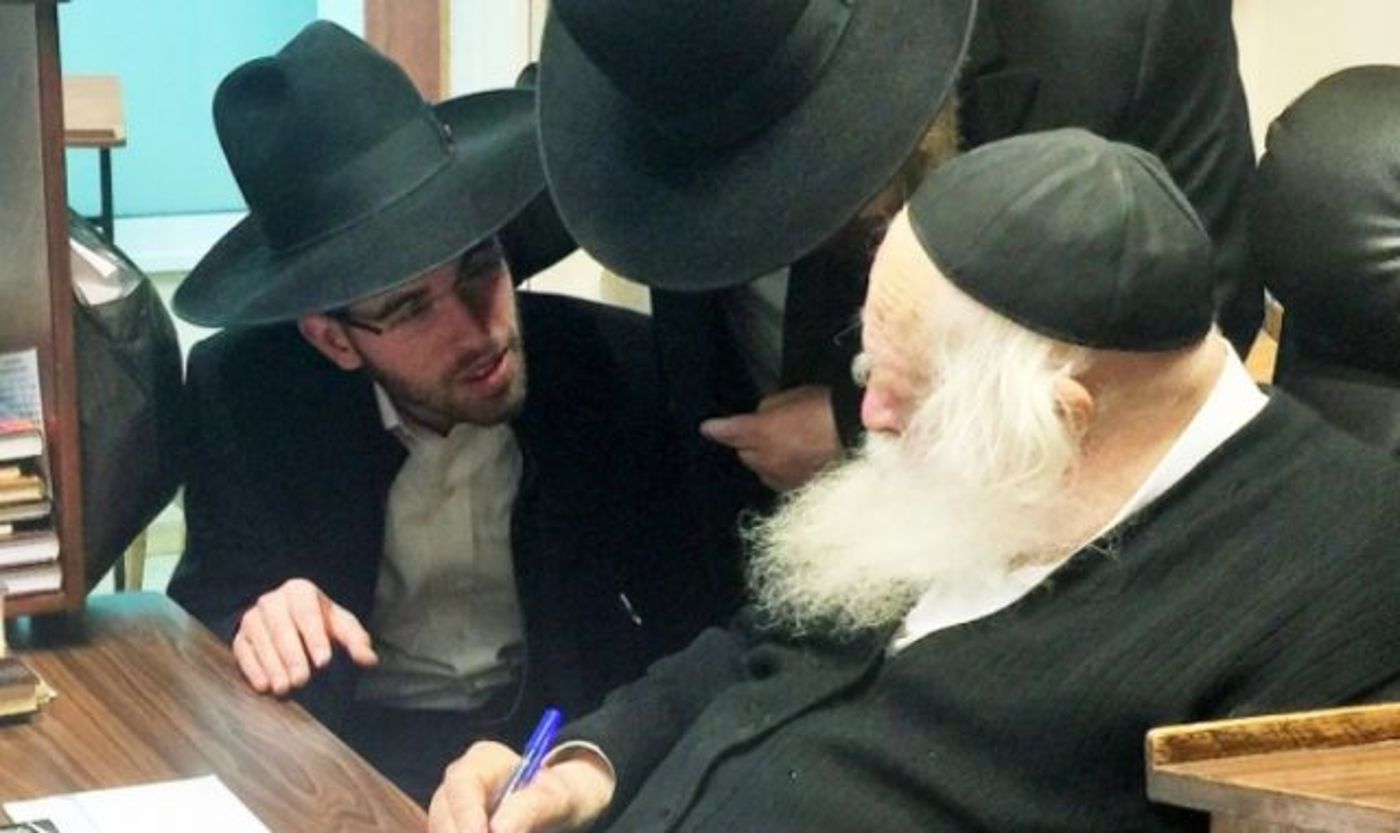 הרב בן פז ז"ל אצל הרב קנייבסקי