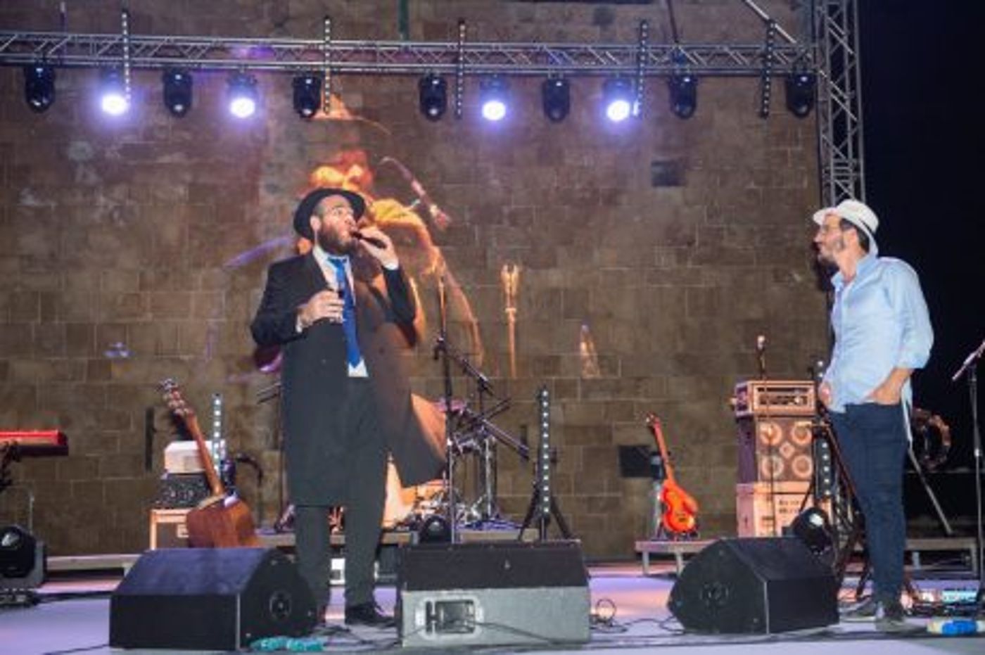 במטוס פרטי לקפריסין: ישי ריבו בפסטיבל ההיסטורי