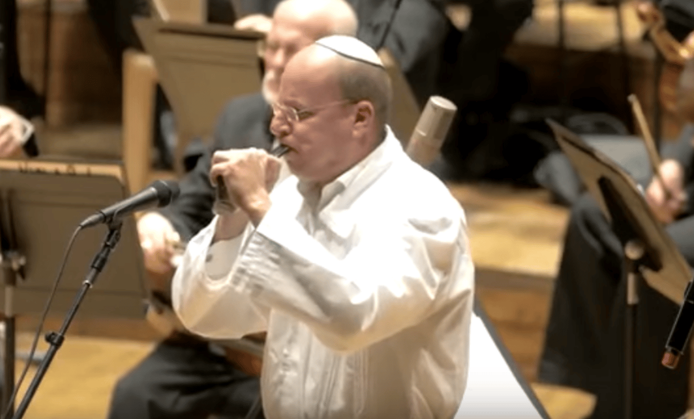 אדיר ומרגש: "אבינו מלכנו" בעזרת שופר • צפו
