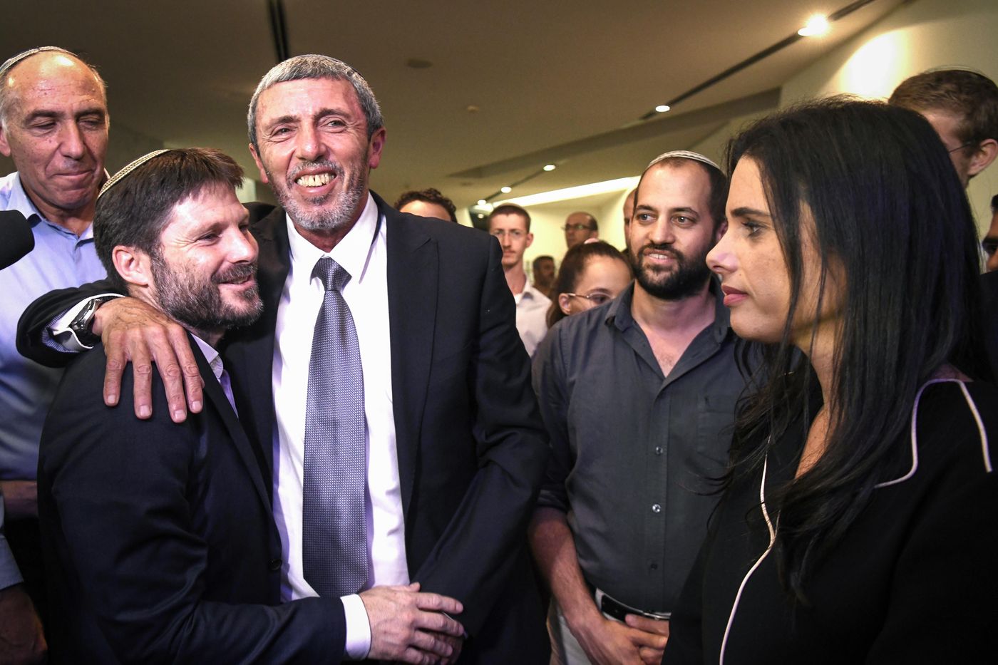 קרבות בימינה: פיצול בהנהגה והאחריות לכישלון