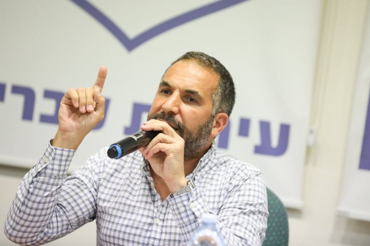 לאחר ששוב נכשל להעביר תקציב רון קובי יזומן לשימוע