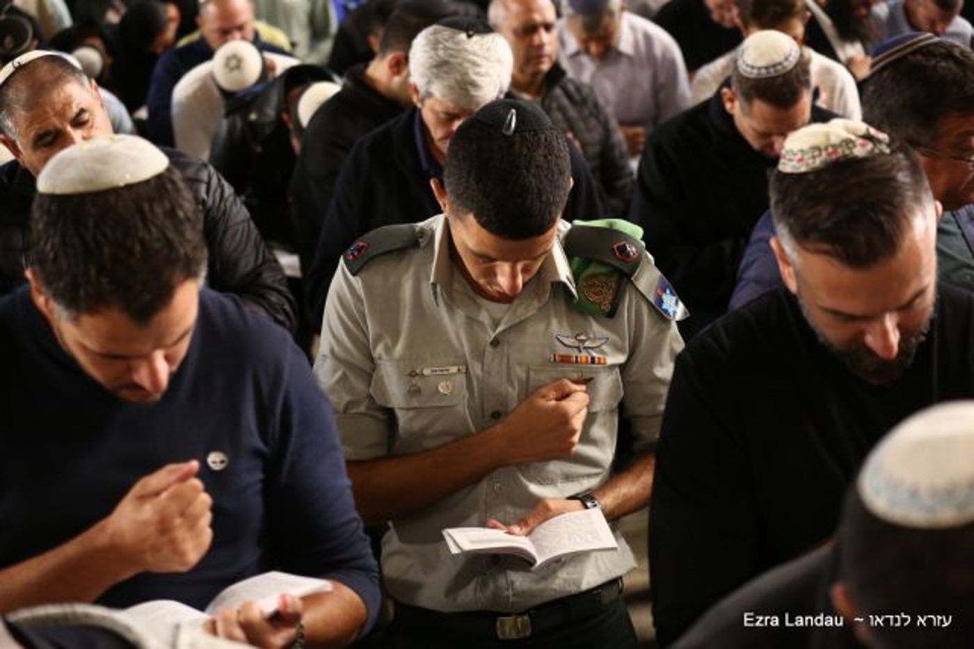 תיעוד עוצמתי: כמאה אלף איש באירוע סליחות בכותל