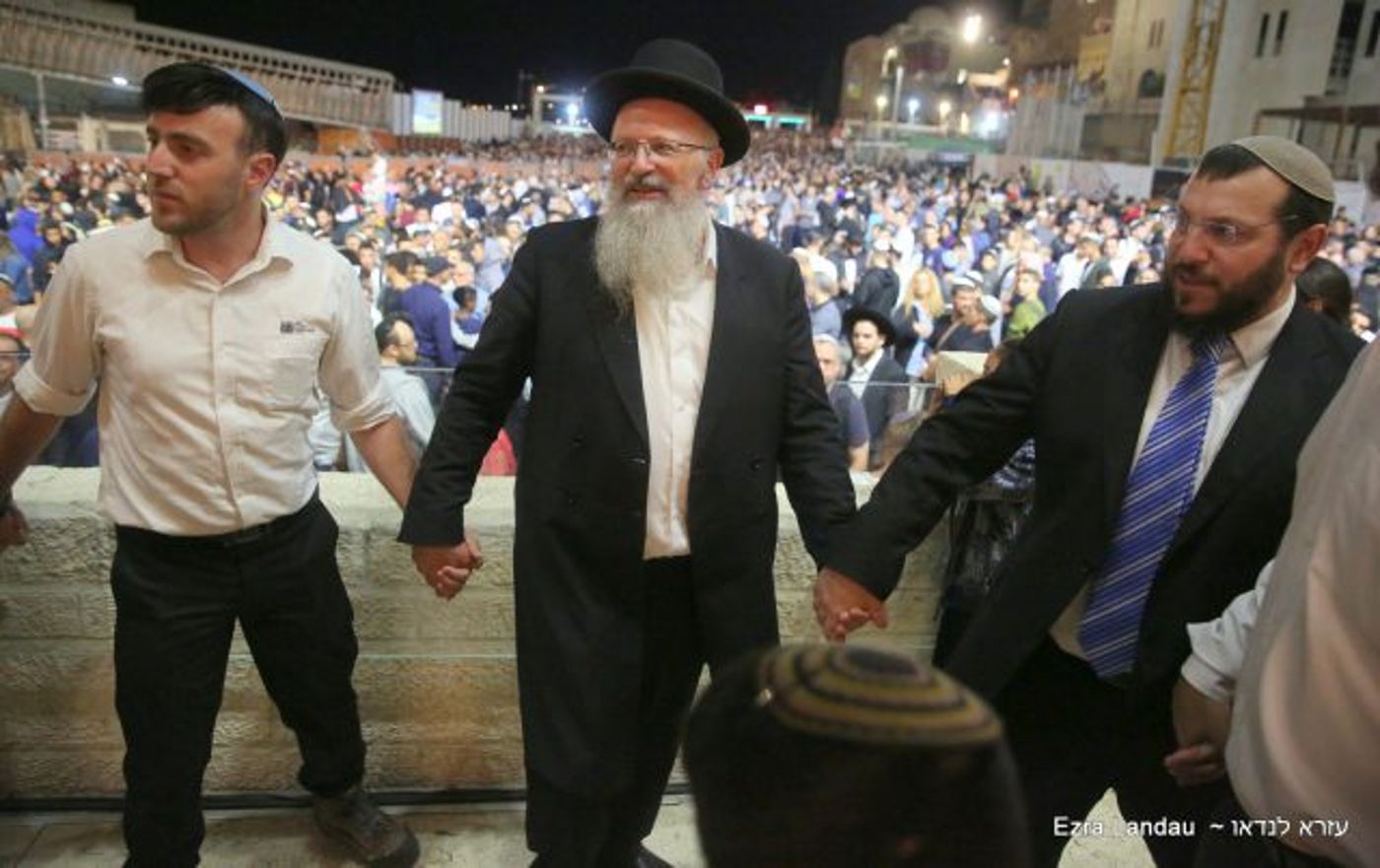 תיעוד עוצמתי: כמאה אלף איש באירוע סליחות בכותל