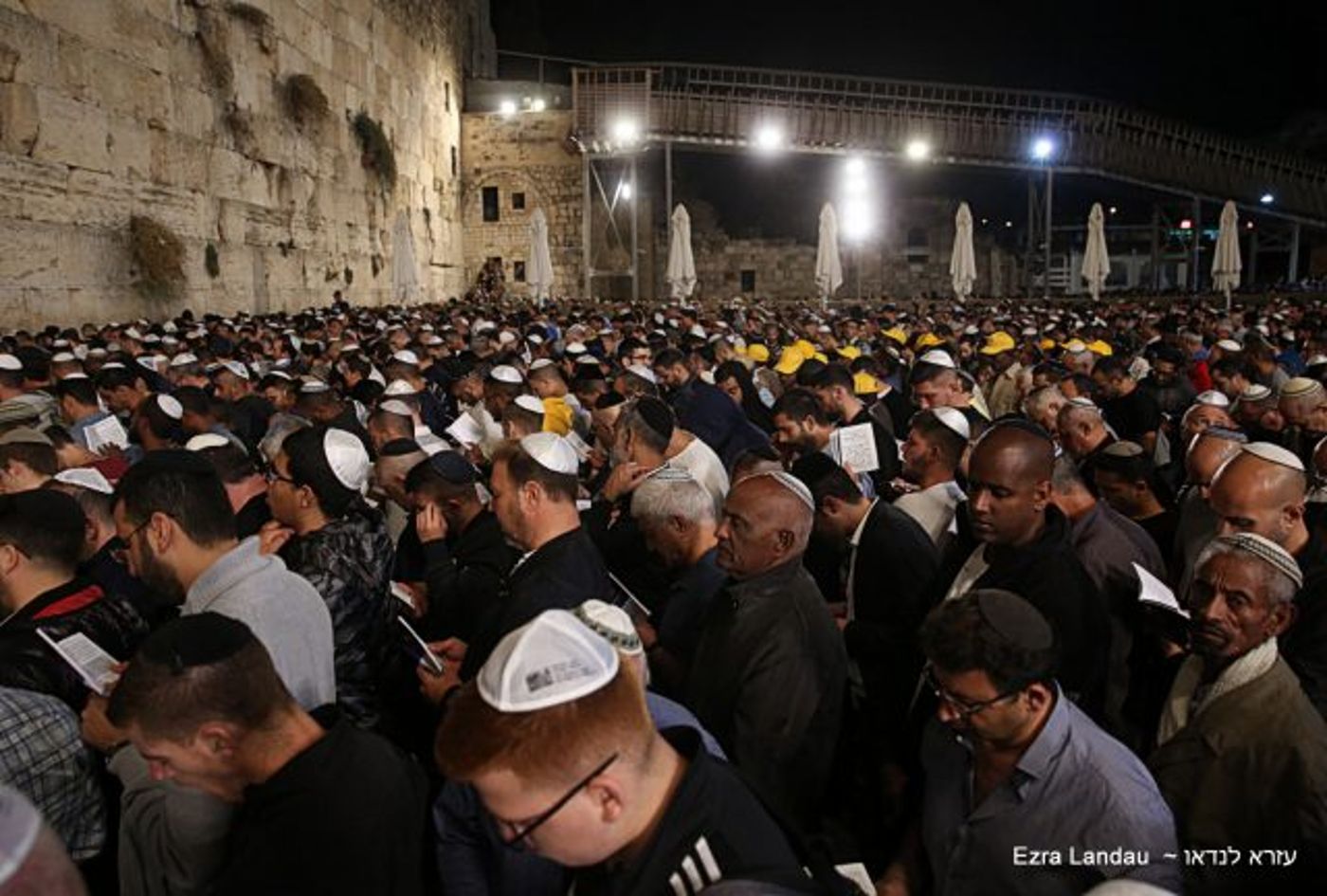תיעוד עוצמתי: כמאה אלף איש באירוע סליחות בכותל