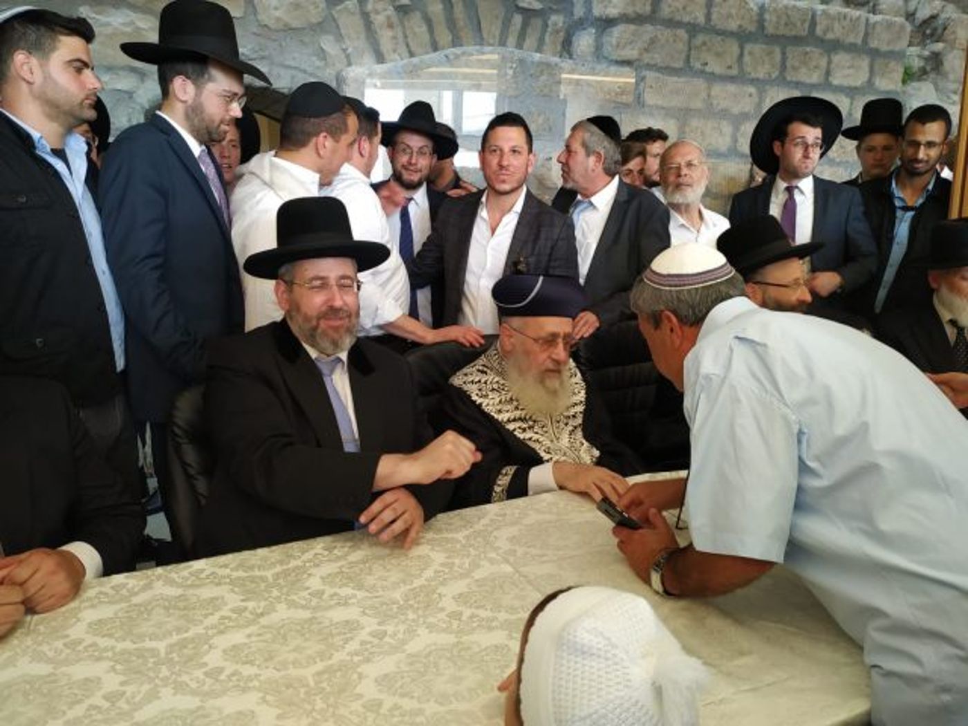 הרבנות נגד היועמ"ש: לא נקיים מבחני הסכמה לנשים
