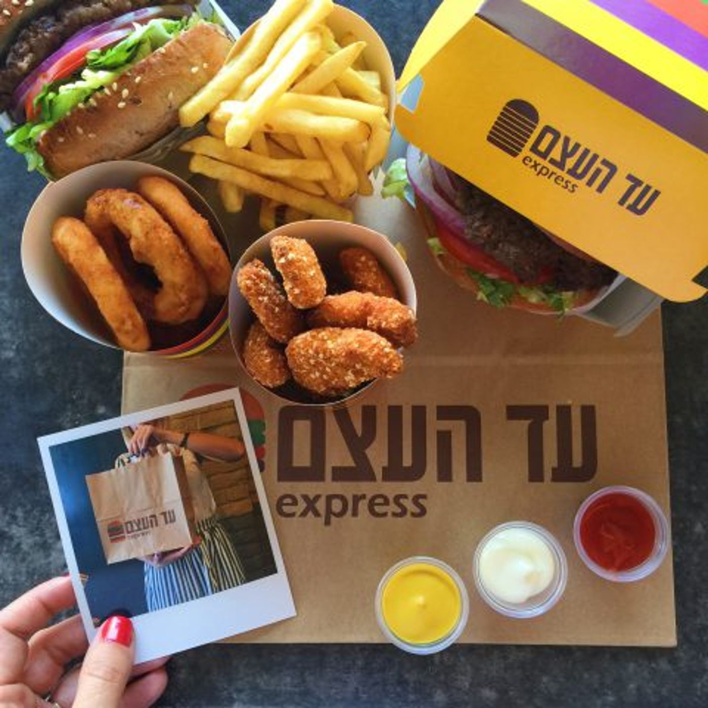 רשת "עד העצם" חושפת: סוכה כשרה בסניפי הרשת