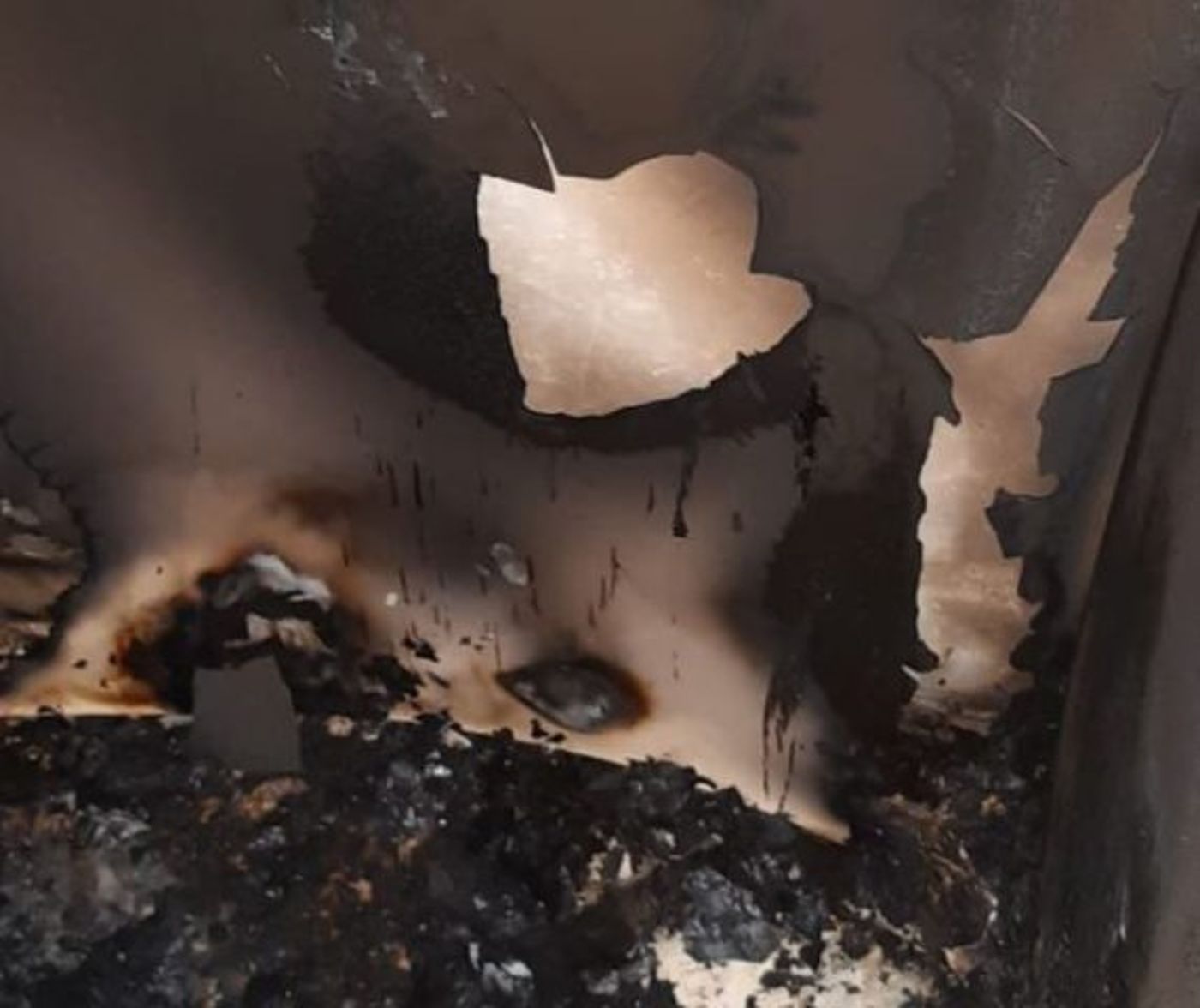 אישה נספתה בשריפה בדירתה; המשטרה פתחה בחקירה