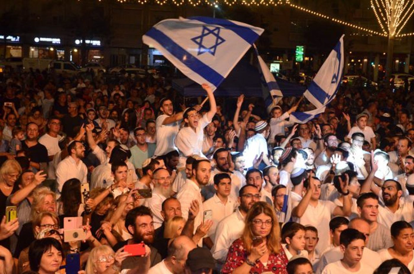 צפו: אלפים בהקפות שניות בכיכר רבין בתל אביב