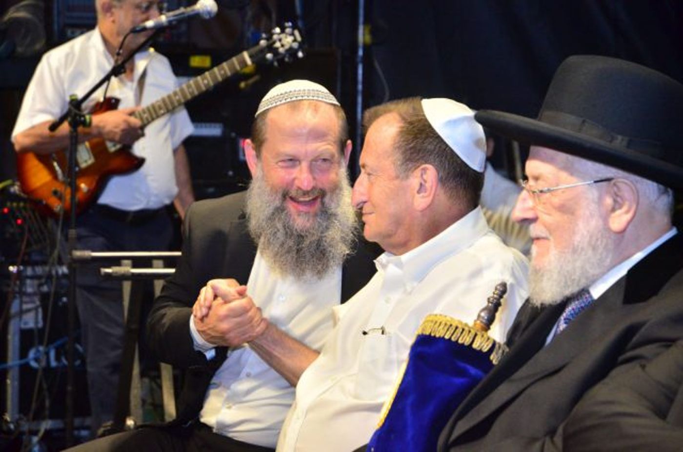 צפו: אלפים בהקפות שניות בכיכר רבין בתל אביב