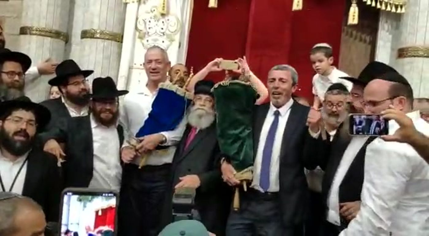 הרב רפי מציע את עצמו כמתווך בין גנץ לנתניהו