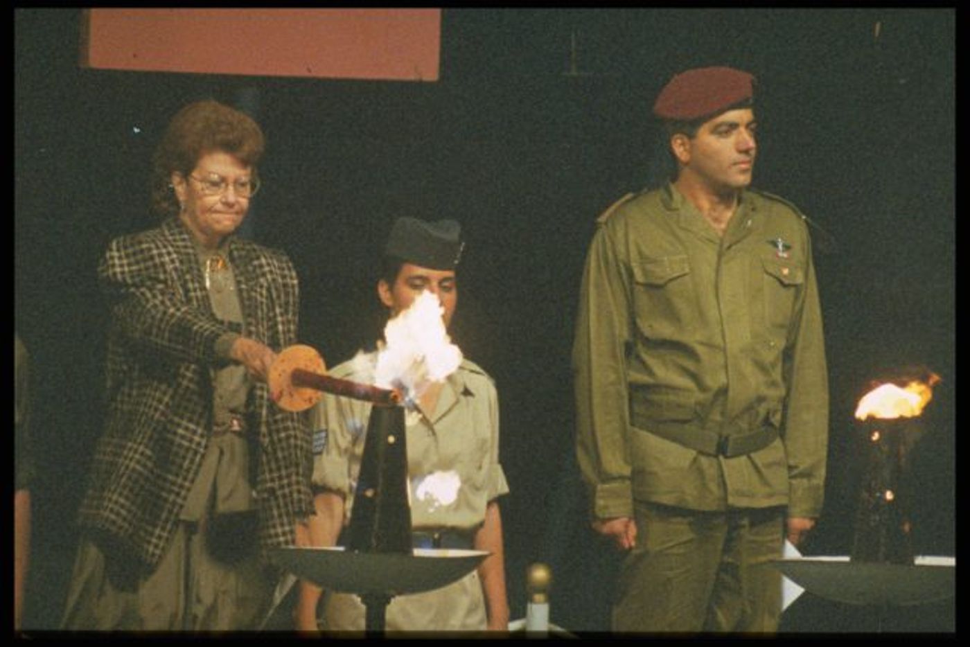 מרסל ניניו מדליקה משואה ביום העצמאות ה-40 (סער יעקב, לע"ם)