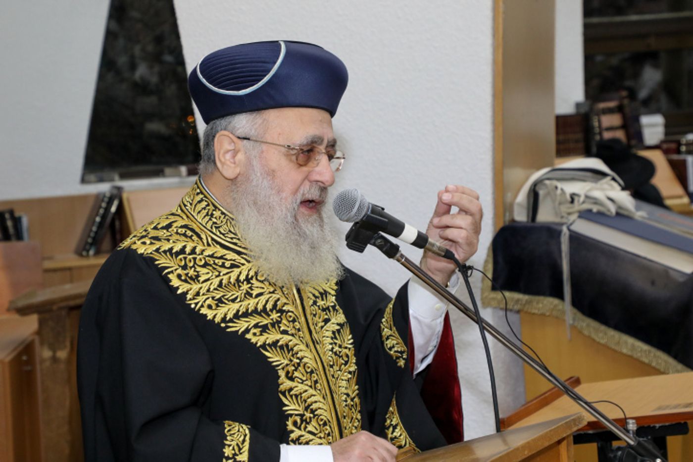 הרב יוסף תוקף: "ככה אתה עוקר את השולחן ערוך?"