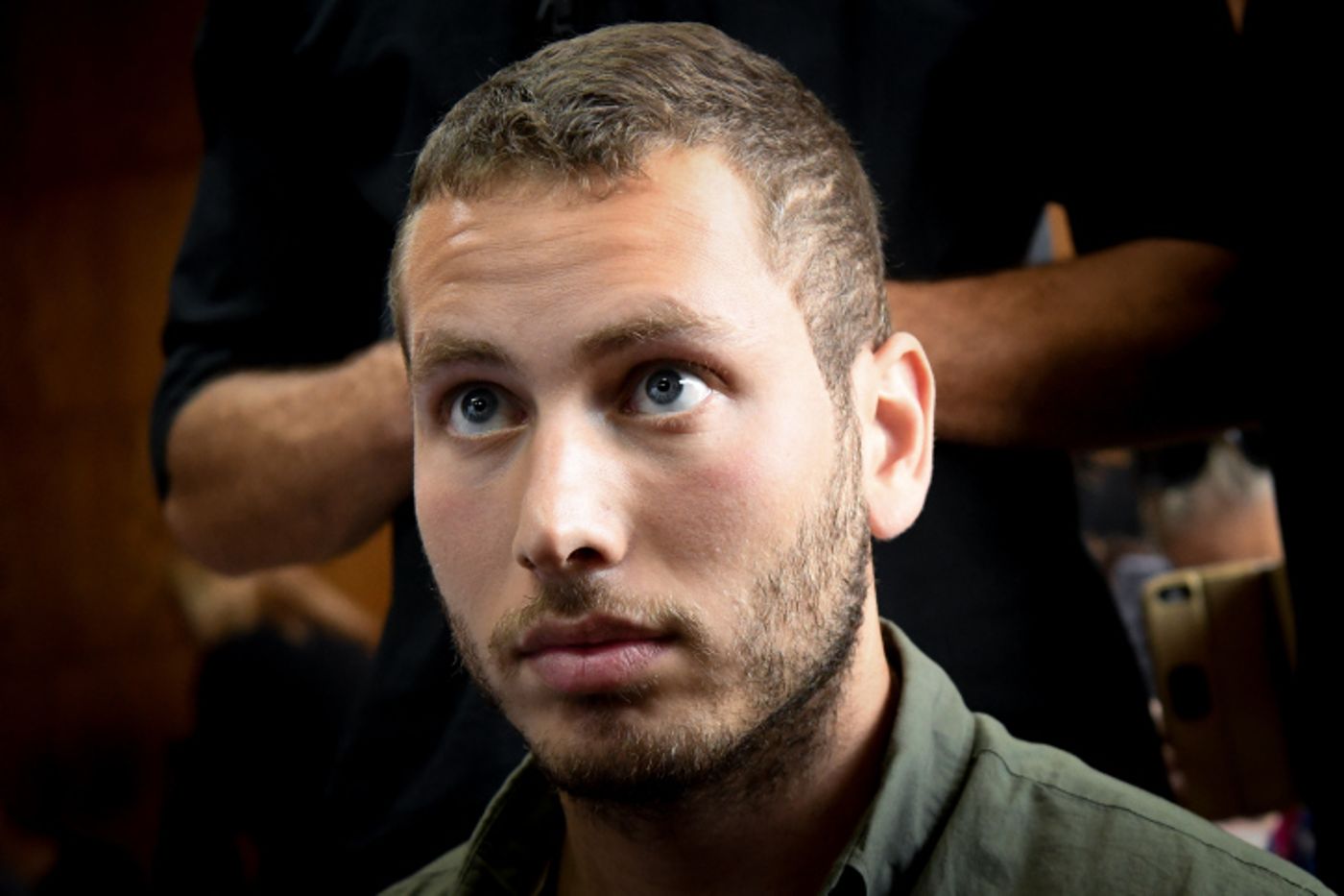 עוזב את בלפור: אבנר נתניהו מחפש דירה
