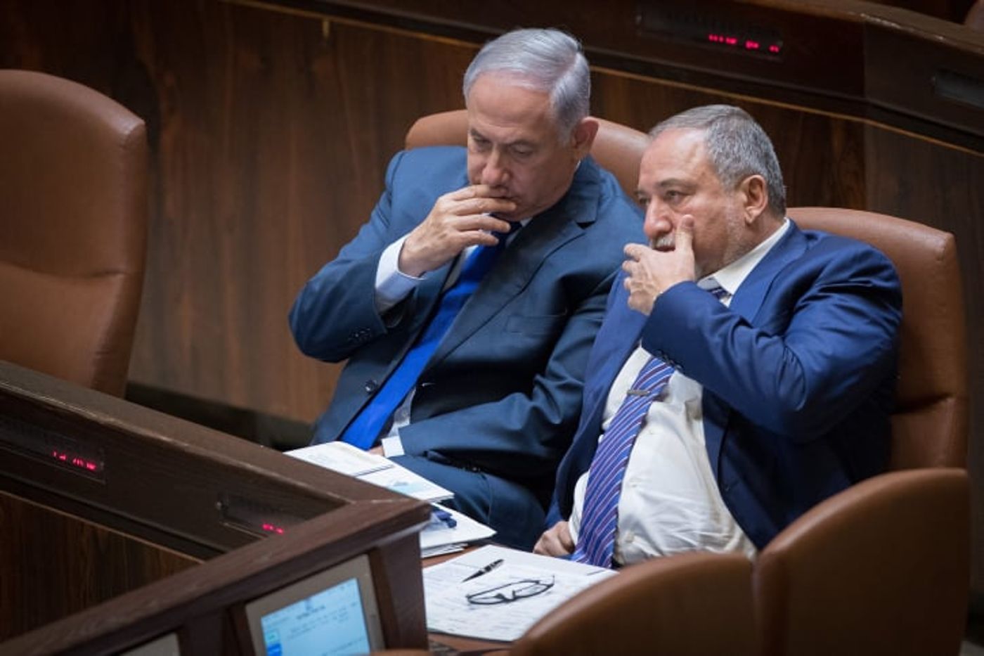 אחרי שעה: הסתיימה הפגישה בין נתניהו לליברמן