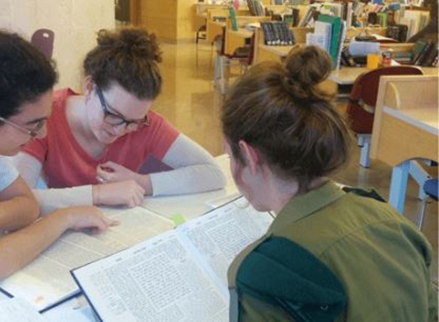 שמיניסטית? לימוד תורה מעמיק בשילוב גיוס לצבא