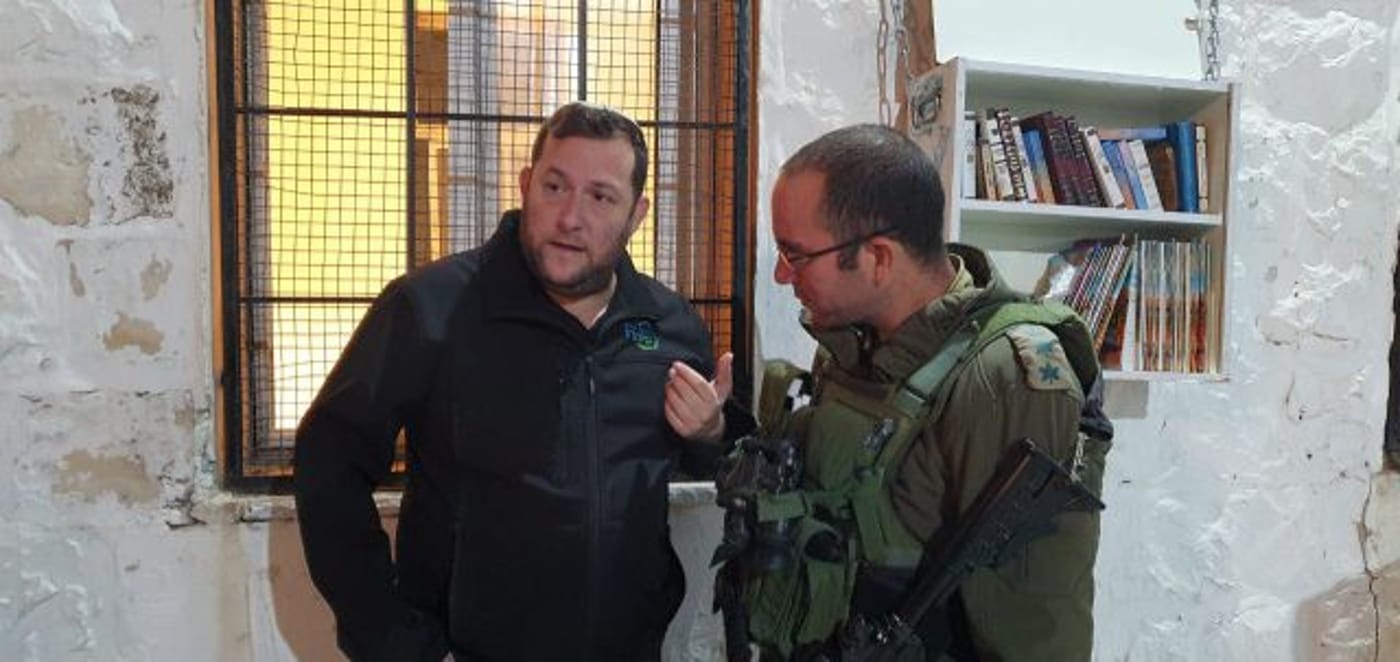 ראש מועצת שומרון יוסי דגן ומח"ט שומרון אל"מ שגיב דהן