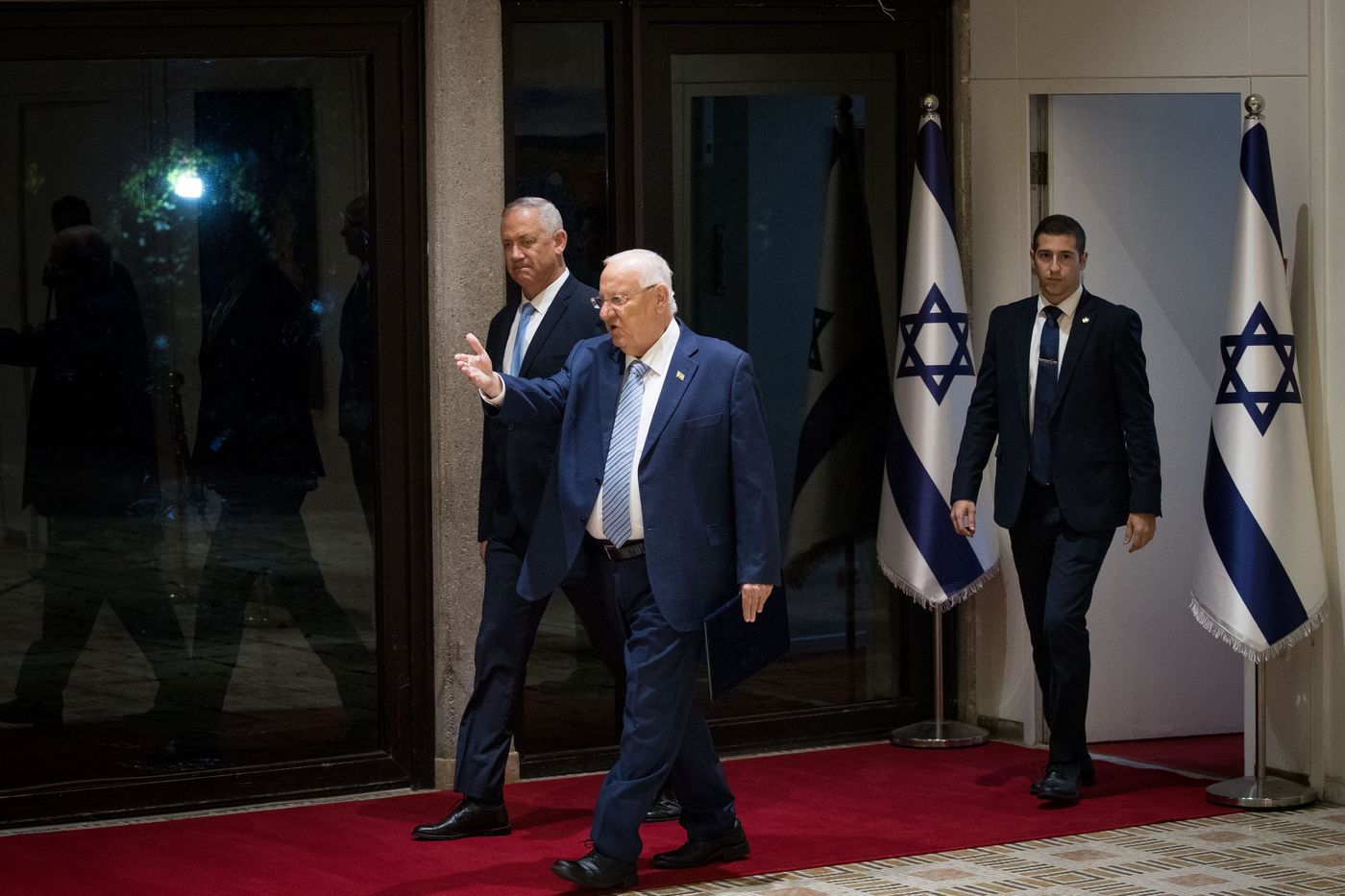 מירוץ נגד הזמן: ליכוד וכחול לבן אוספים 61 חתימות