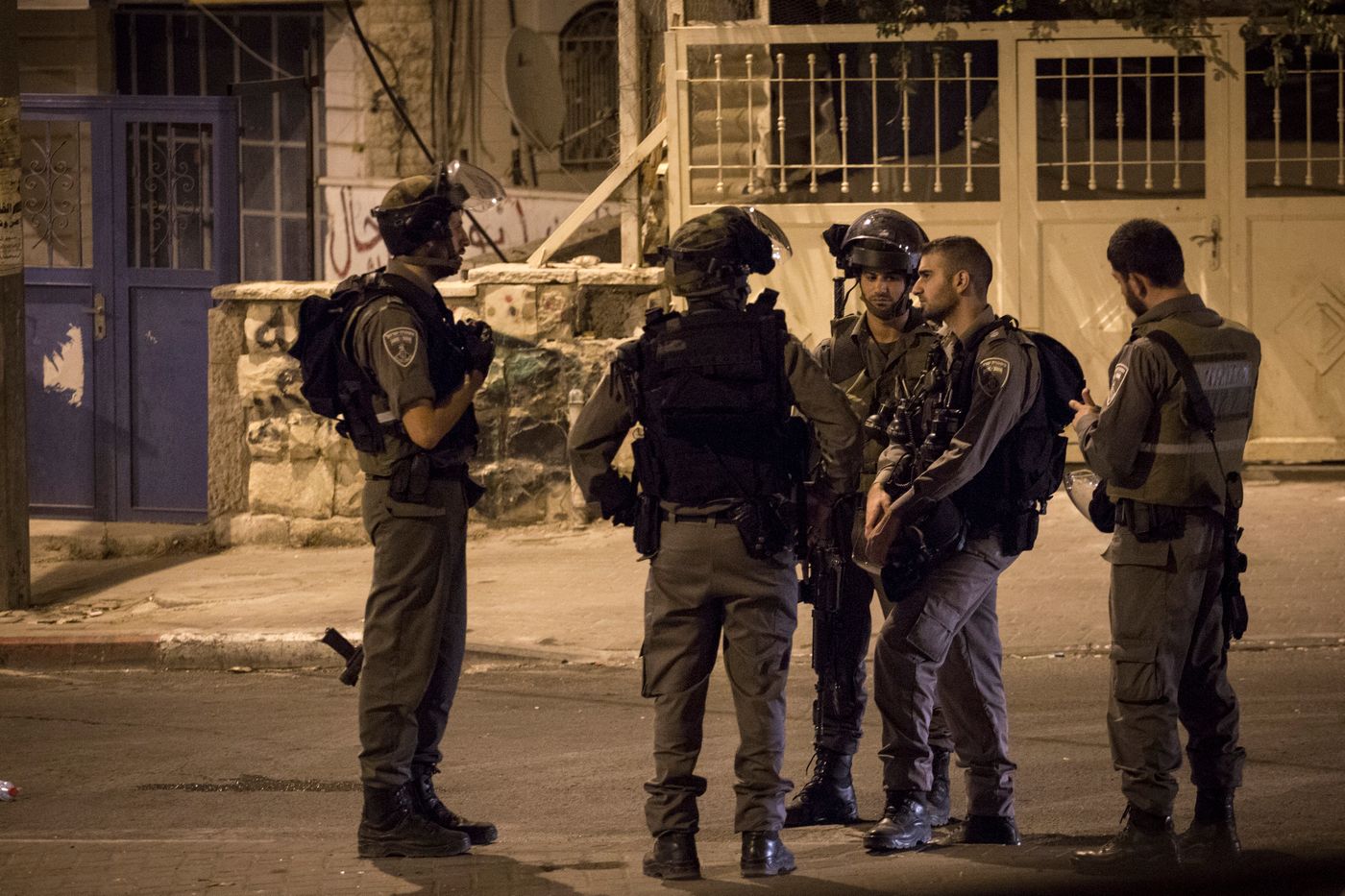 171 פלסטינים נעצרו בשטח ישראל, אקדח נתפס בדהריה