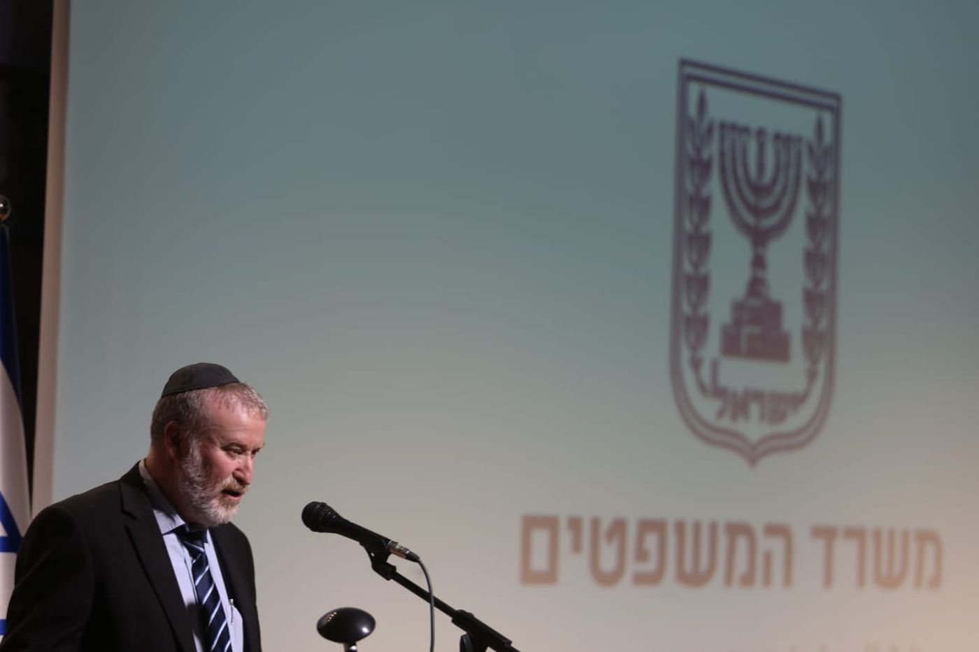 מנדלבליט: רבים מבלבלים בין מערכתיות והתקרנפות
