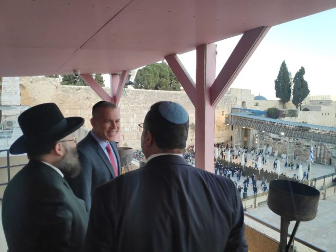 חג החנוכה יוצא לדרך: הח"כים מדליקים נר ראשון