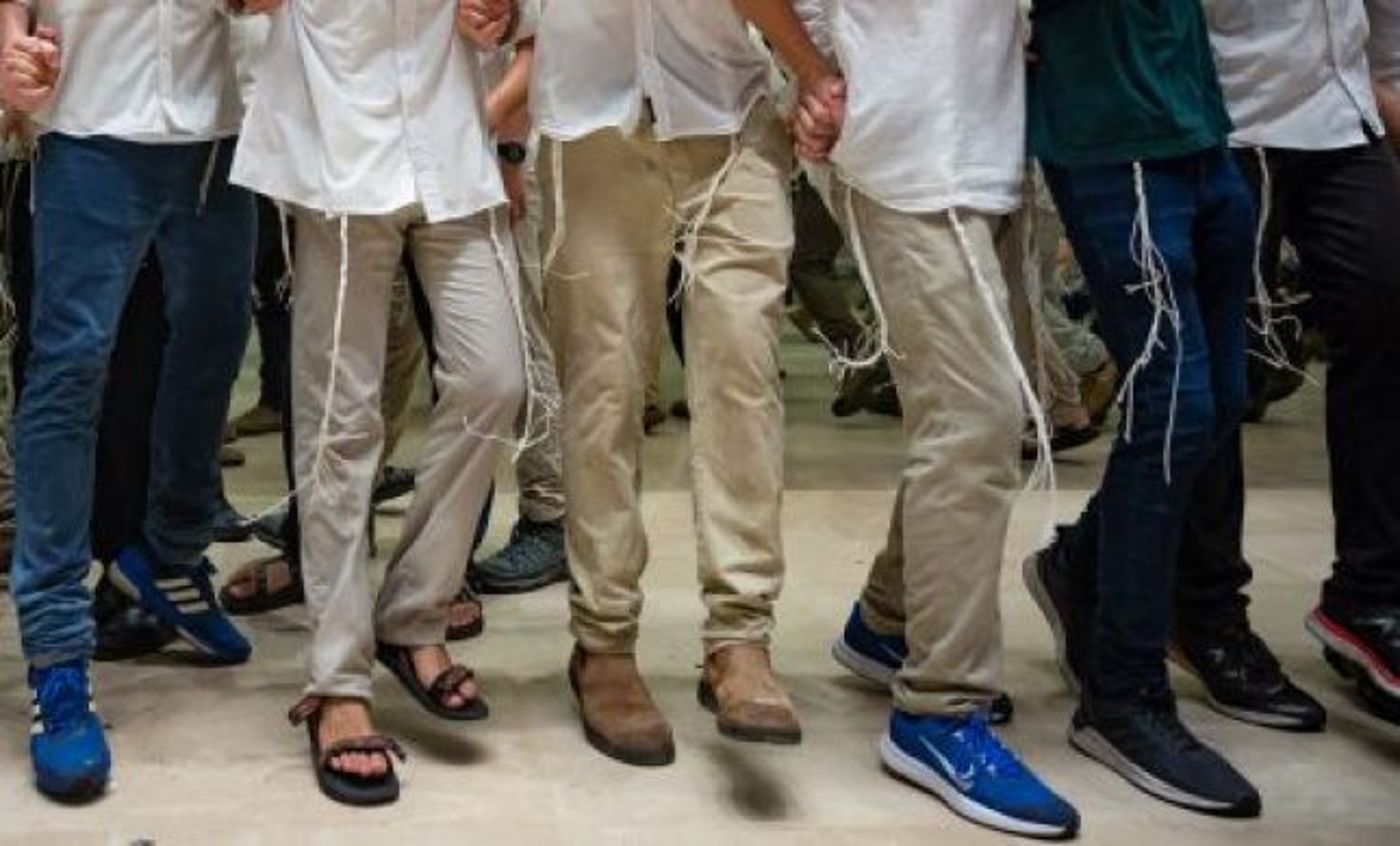 עבודה, חתונות ושבתות.