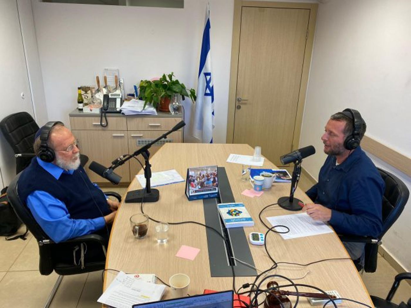 "אנחנו לא יכולים לנהל את המדינה כפי שאנחנו רוצים", הרב אלישיב מקשה על הרב סדן