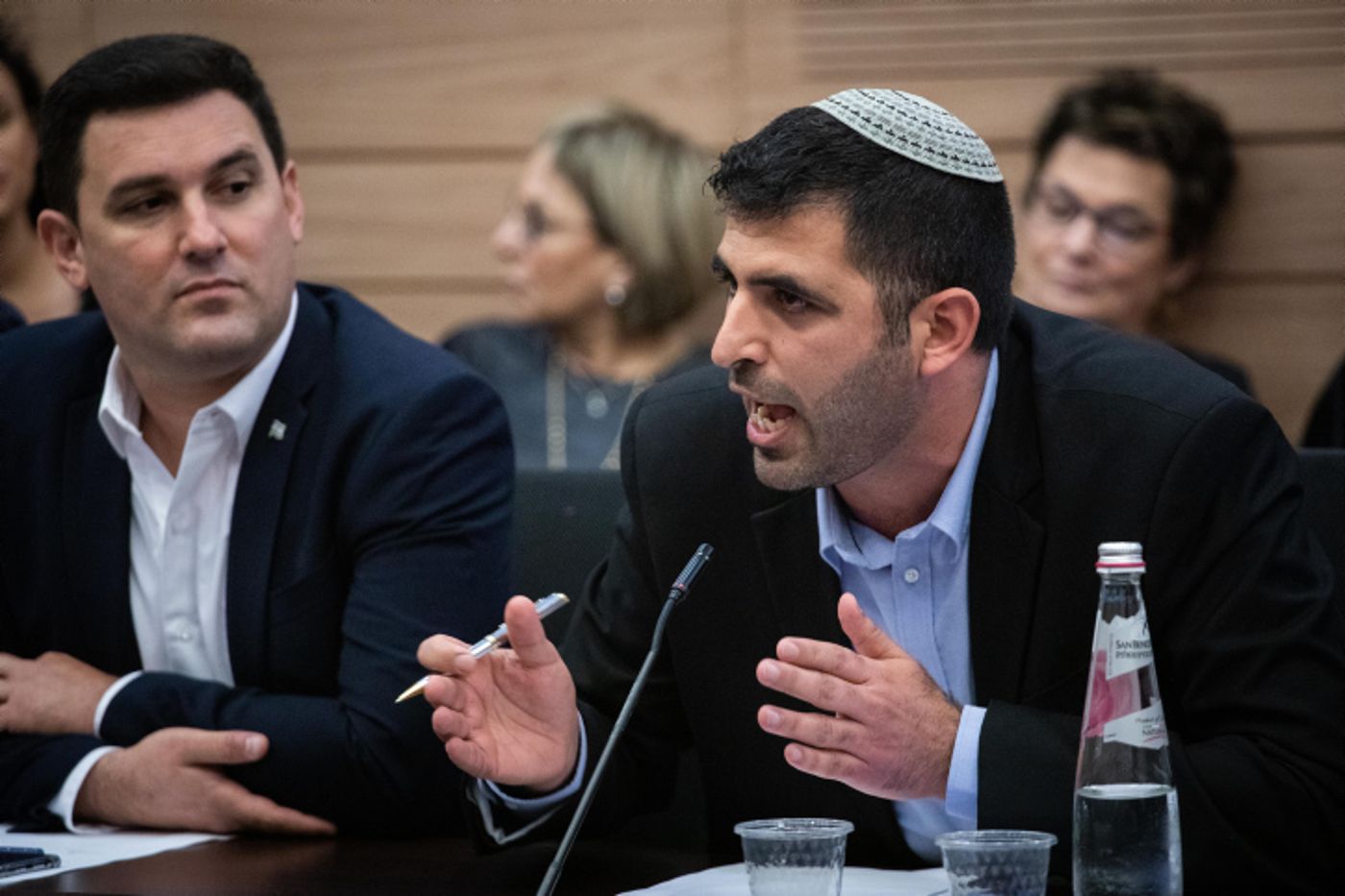 קרעי נגד מיקי זוהר: לא להחרים את דיוני המליאה