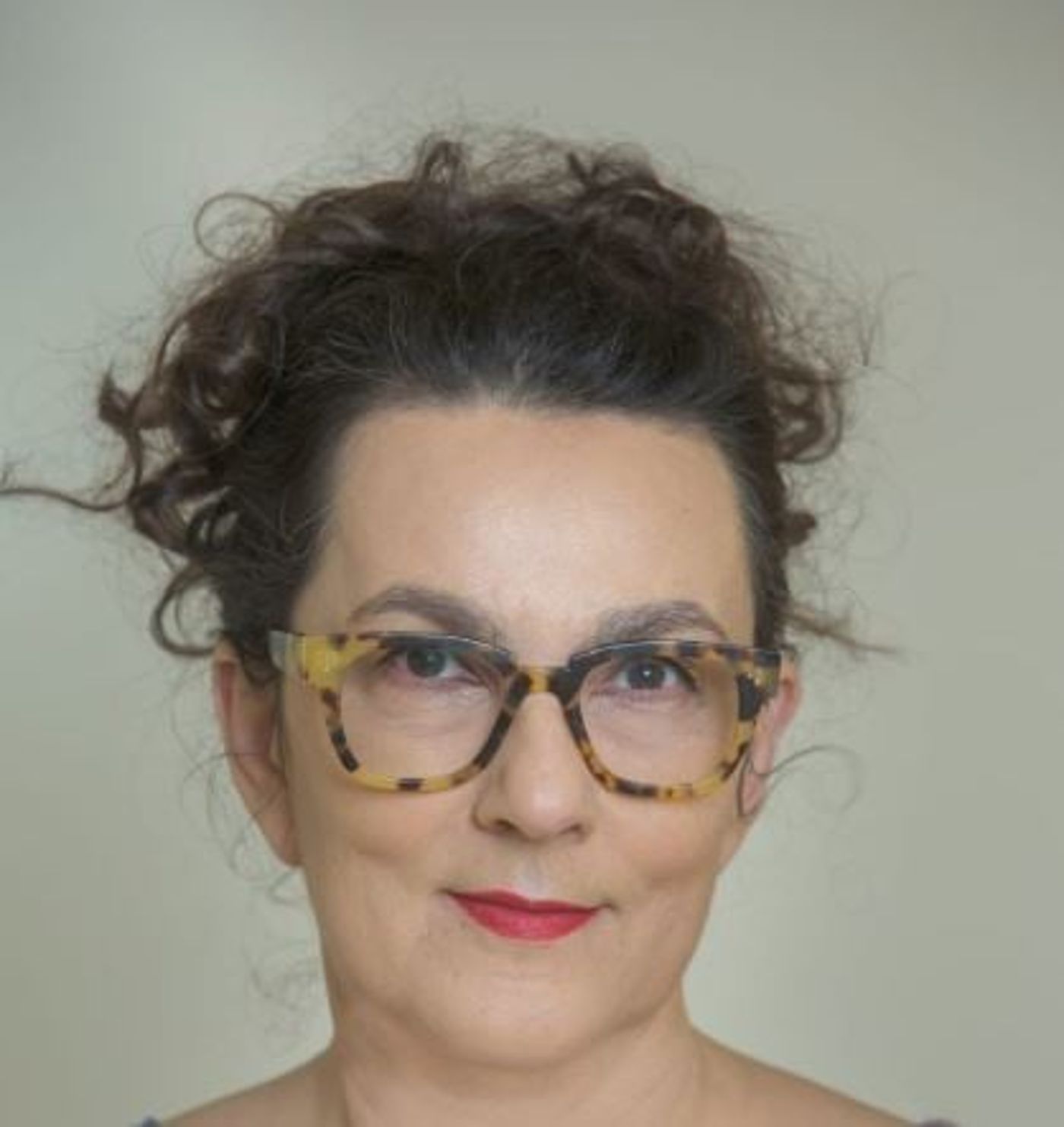 חוזרת לכתוב: הג'וב החדש של עירית לינור