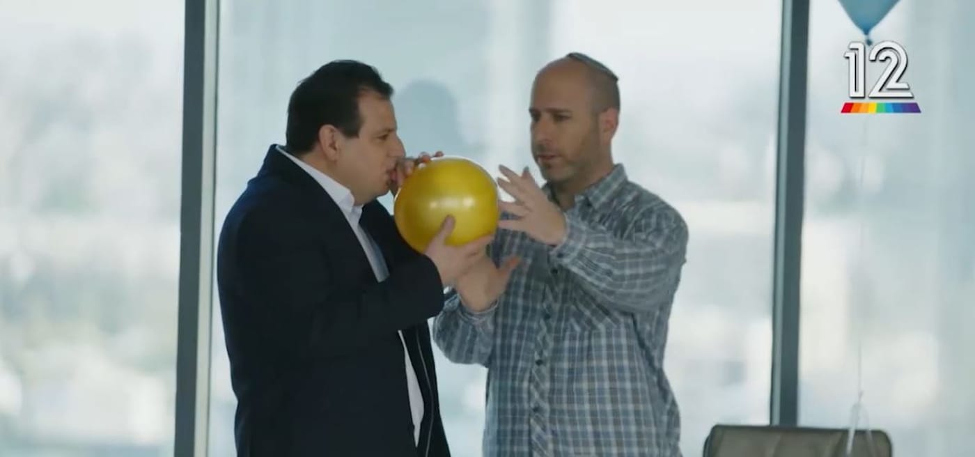 צפו: המפגש ההזוי של חנוך דאום ואיימן עודה