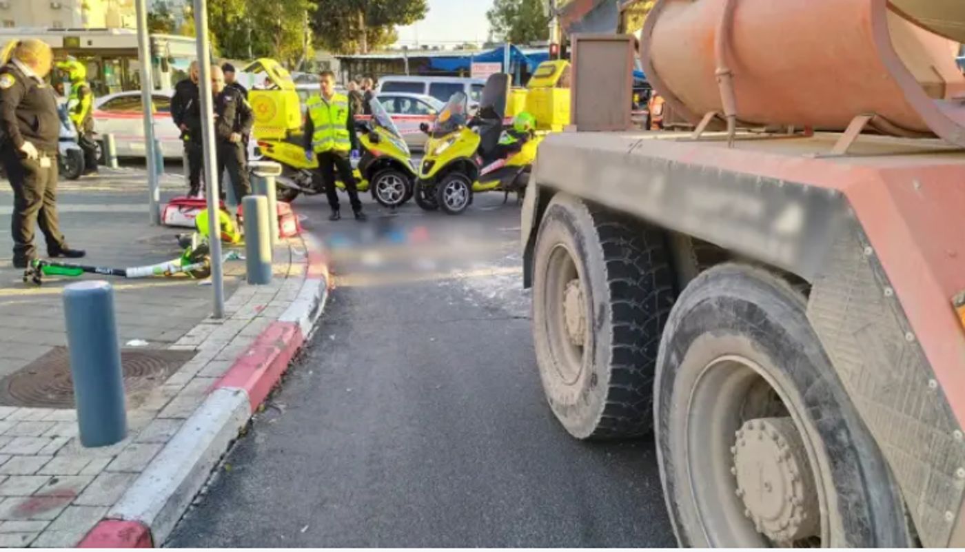 רוכב קורקינט בן 14 נהרג מפגיעת משאית בתל אביב