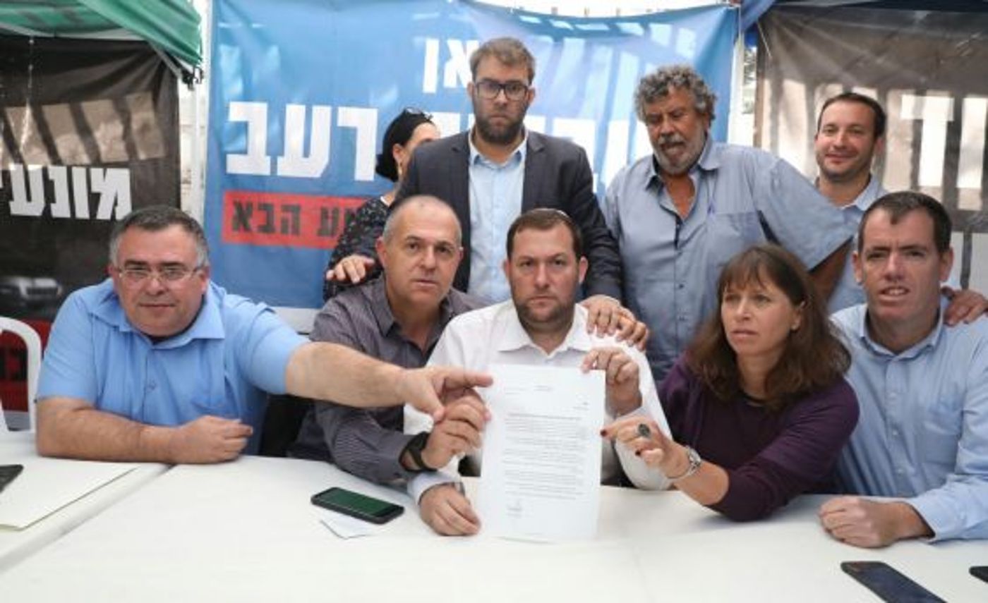 שבית הרעב מול משרד רה"מ (קרדיט: מועצה אזורית שומרון)