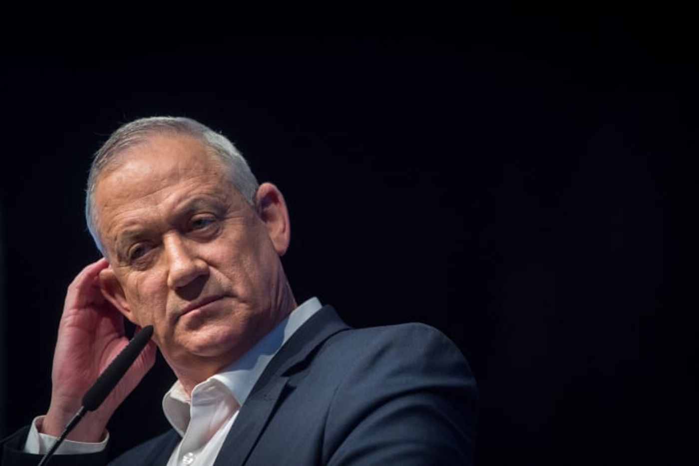 סערת ההקלטות בכחול לבן: גנץ פיטר את היועץ שלו