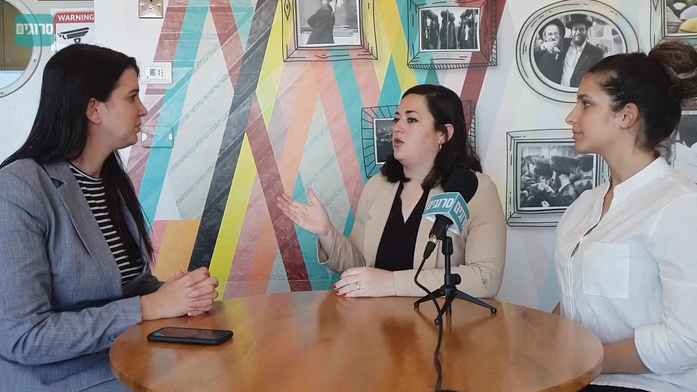 שירלי פינטו לסרוגים: "אני אישה, חילונית, מזרחית וחירשת"