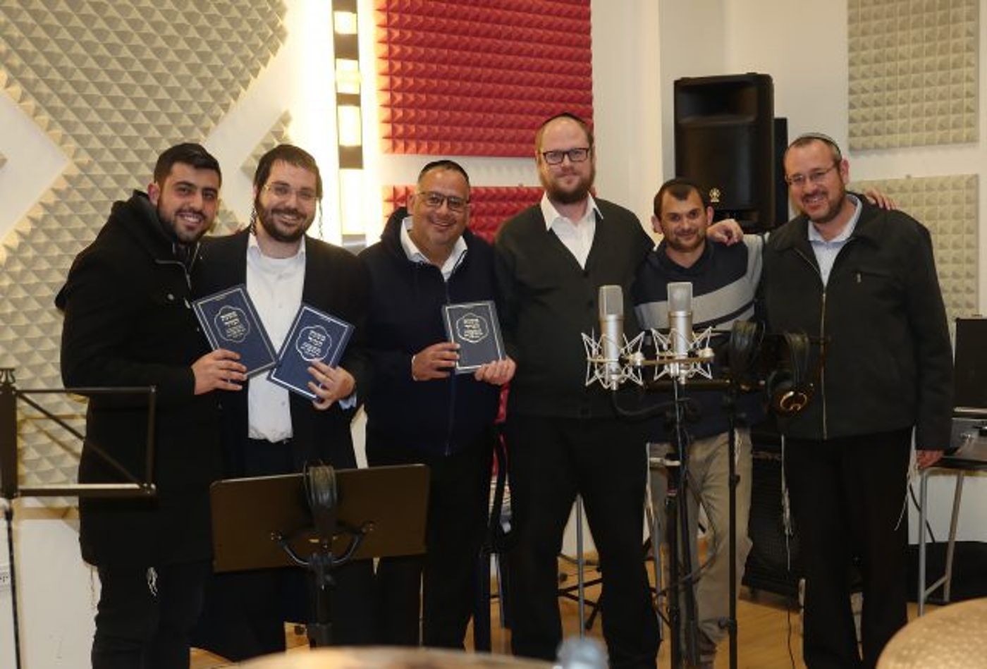 ישי ריבו ומקהלת ידידים והמעבד ערן קליין