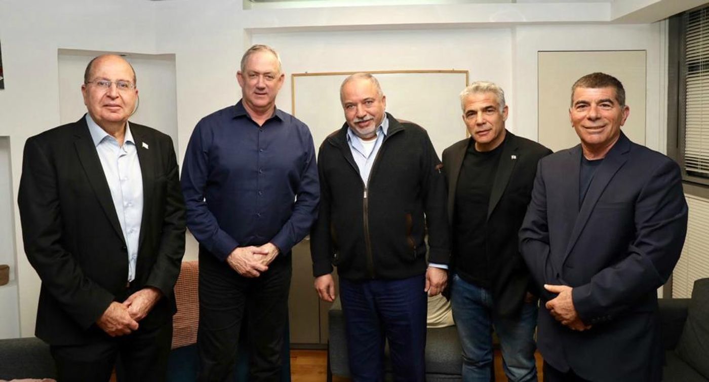 בניגוד לסלוגן: מסתבר ש- 'יש יותר ימין או שמאל'