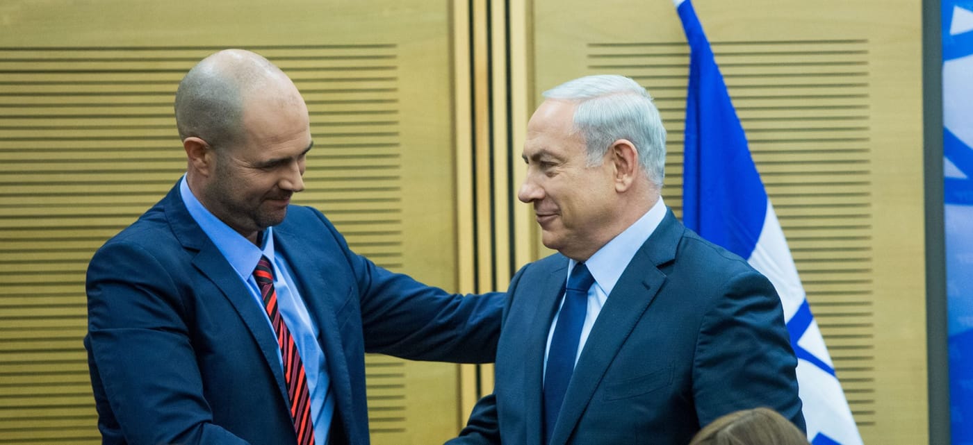 "שר המשפטים זה קו אדום": דרישת התיקים של כחול לבן