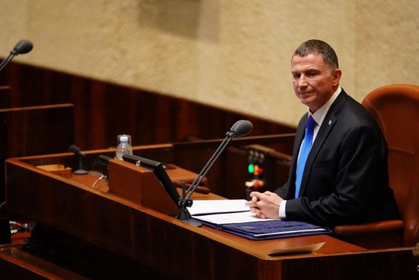 אדלשטיין מודיע על ההתפטרות