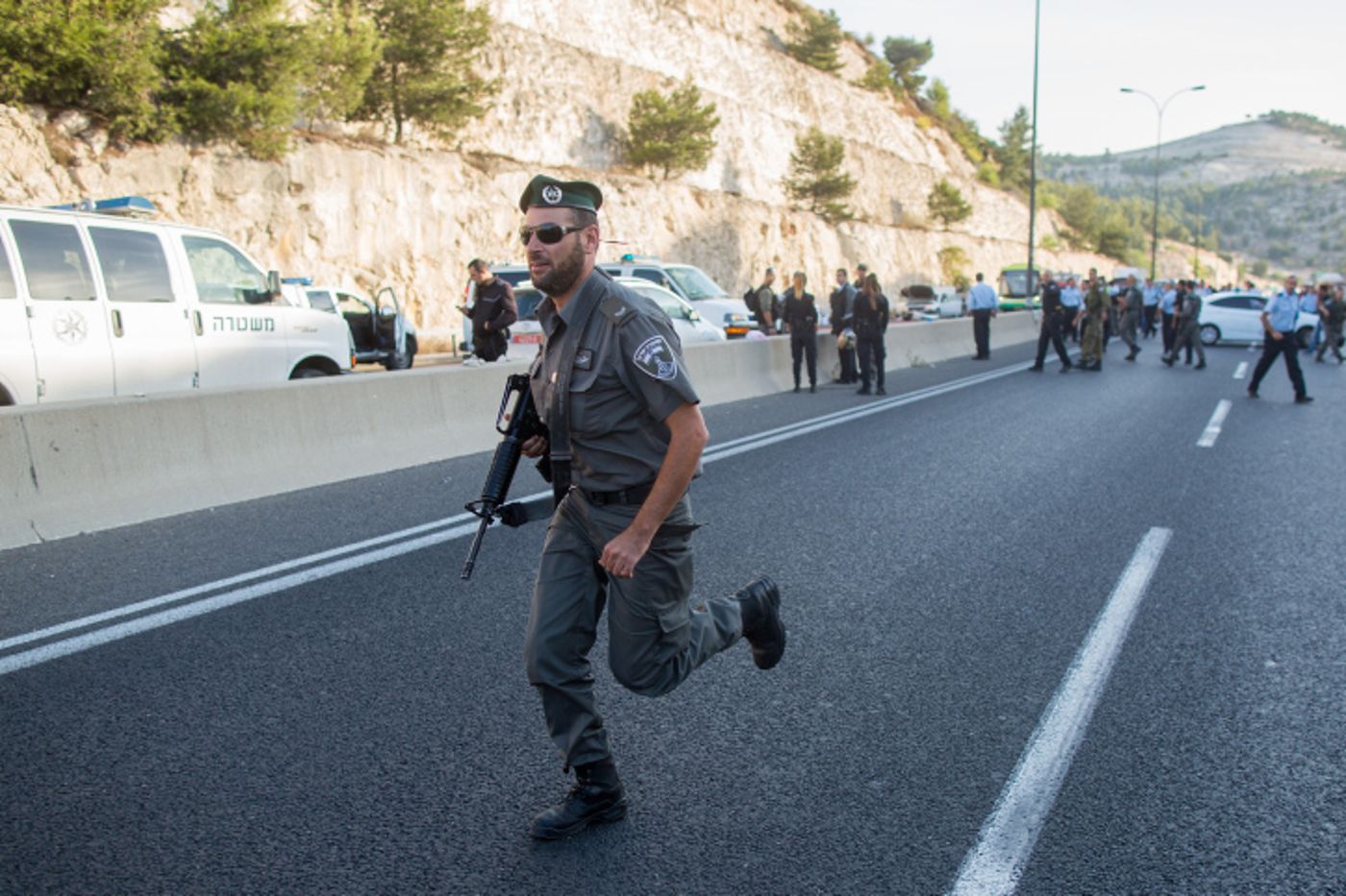 שער אפרים: שני חשודים ניסו לגנוב נשק מחייל ונעצרו