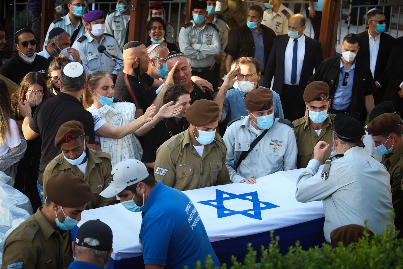 סימני חפירה התגלו על קברו הטרי של עמית בן יגאל הי"ד