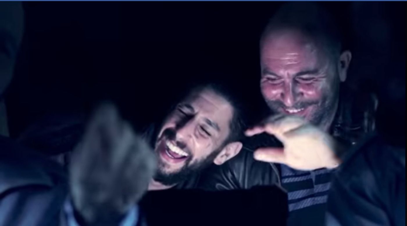 משעשע: ליאור רז חושף פספוסים מ'פאודה'. צפו