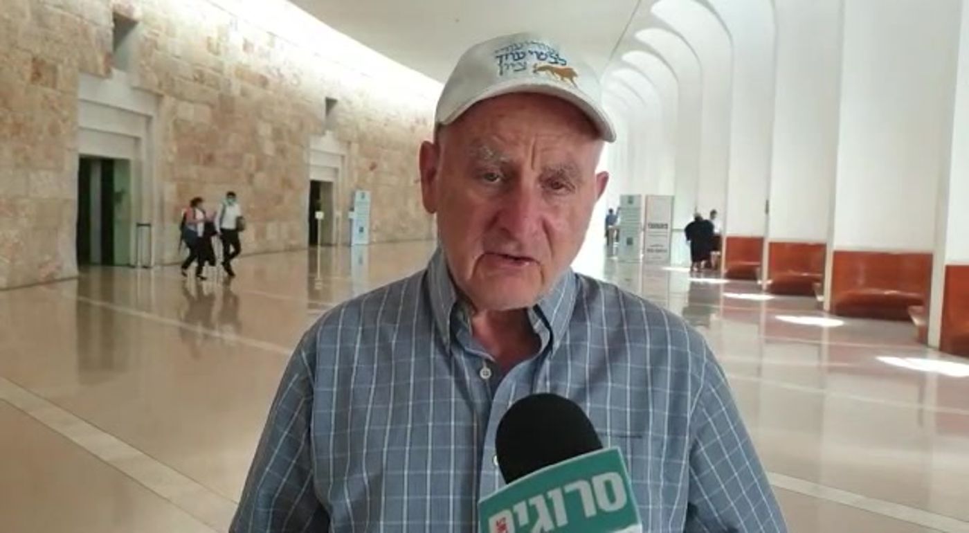 עותר הריקודגלים: חבל שאנחנו לא הפגנת שמאל