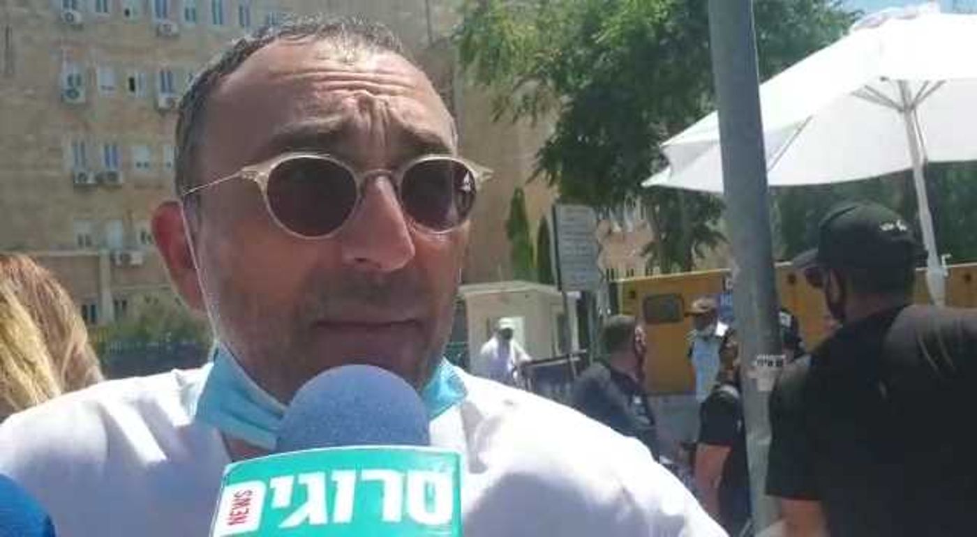 קטורזה לסרוגים: הגענו לפת לחם; תנו לנו להתפרנס
