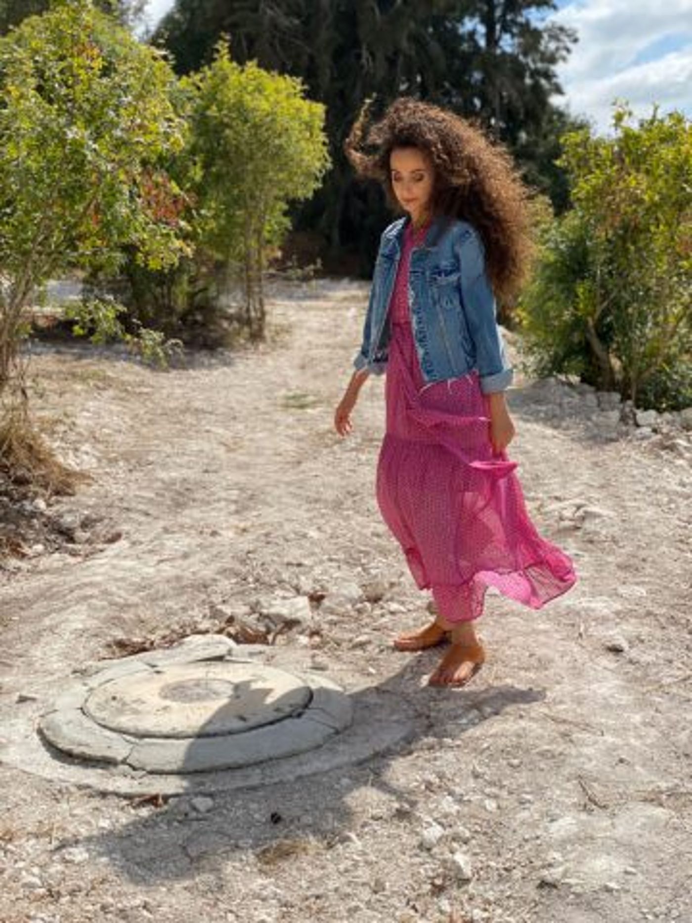 יובל דיין מצלמת קליפ חדש ומפתיע• צפו בהצצה