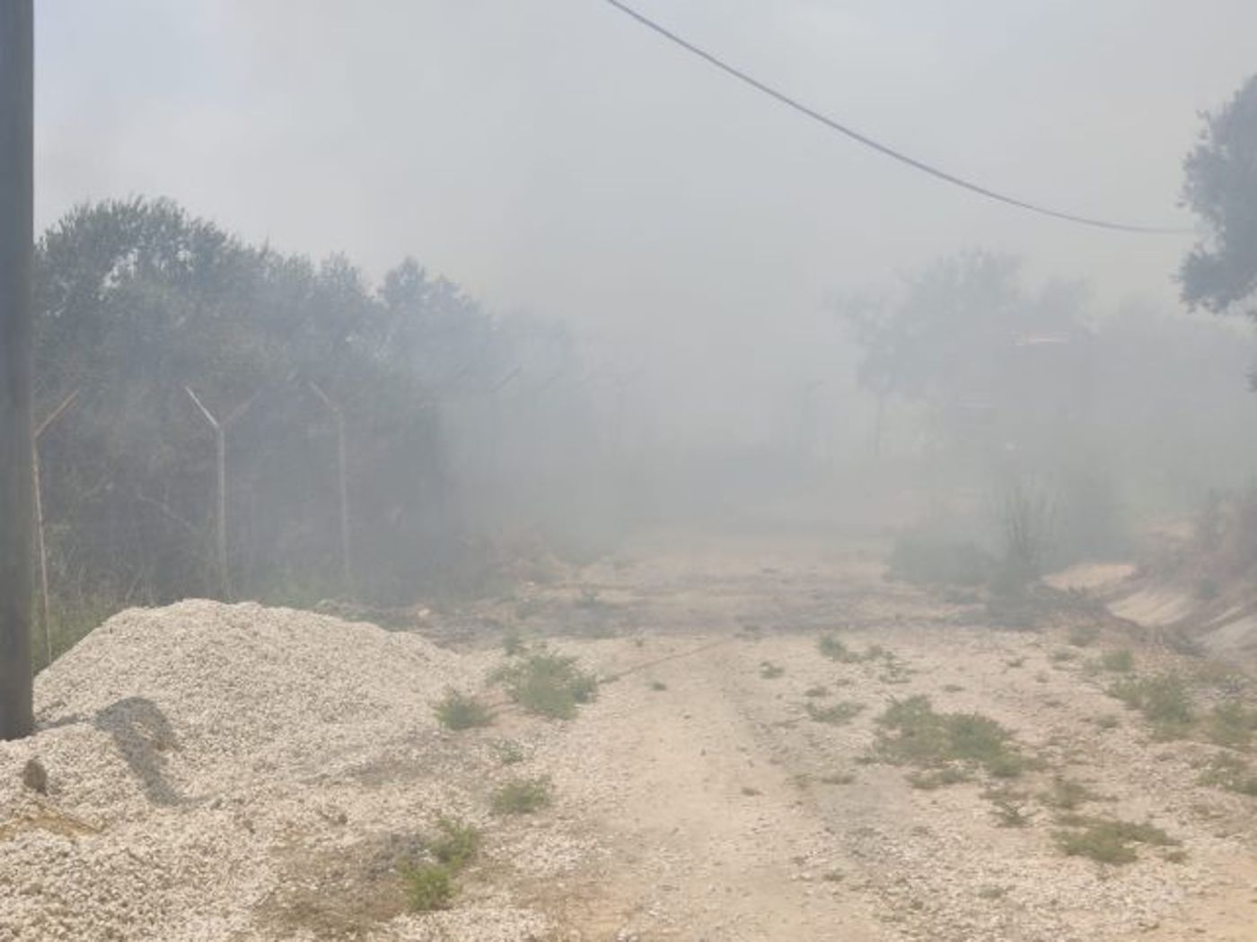 שריפה שהציתו פלסטינים מסכנת את הישוב חרמש
