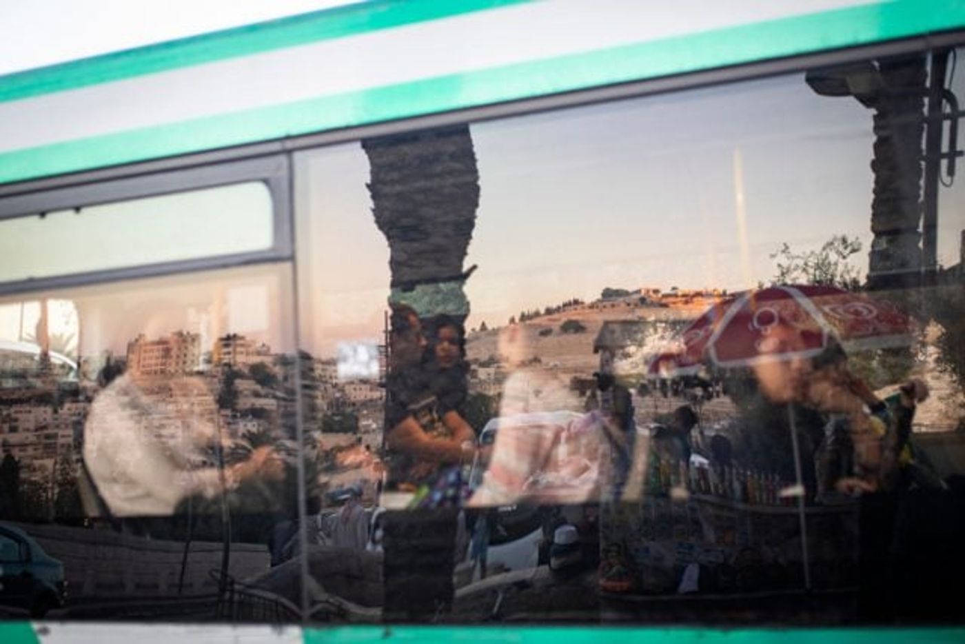 עד 20 איש באוטובוס