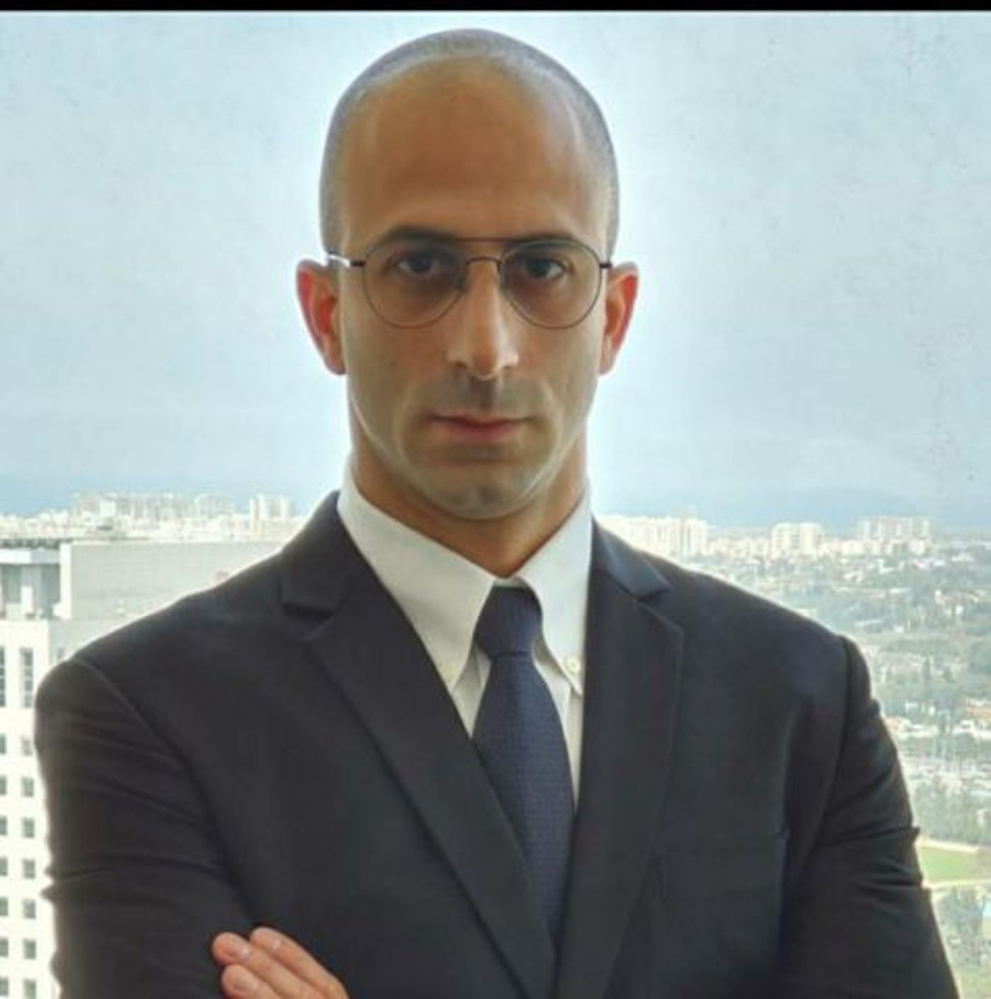 עו"ד אהרון מלכה