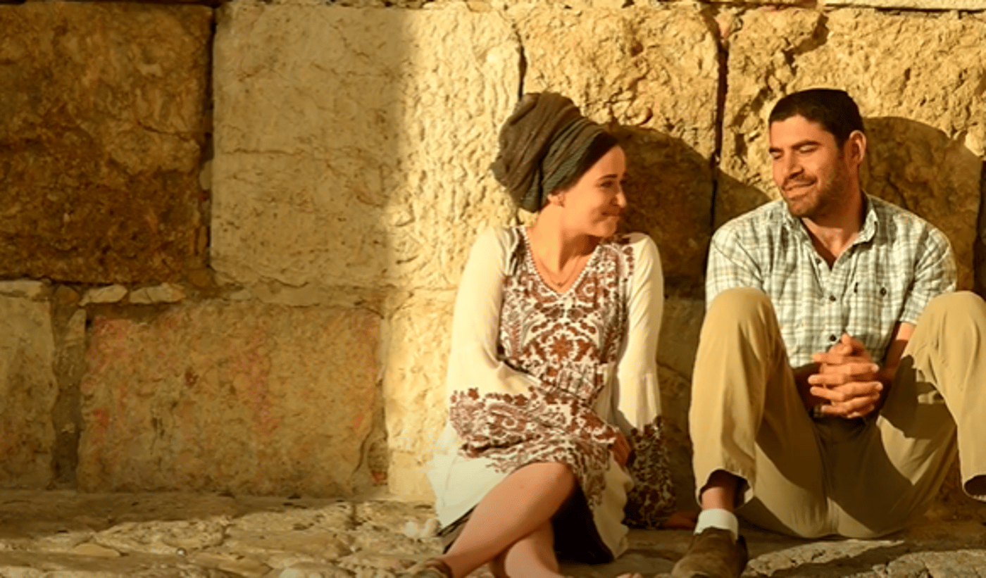 ה'יוניניה' החדשים? הזוג הסרוג מאפרת בסינגל בכורה
